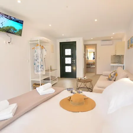 Meltemi Апарт-отель 4*